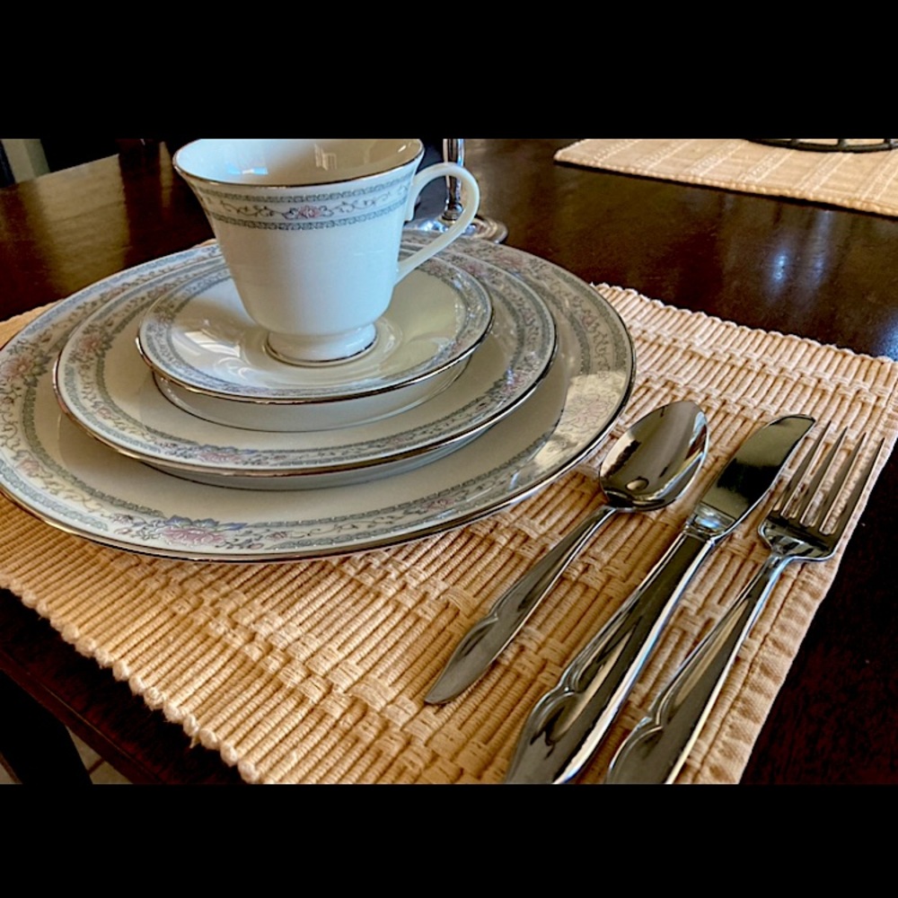 Lenox Ivory Bone China Place Setting For 8